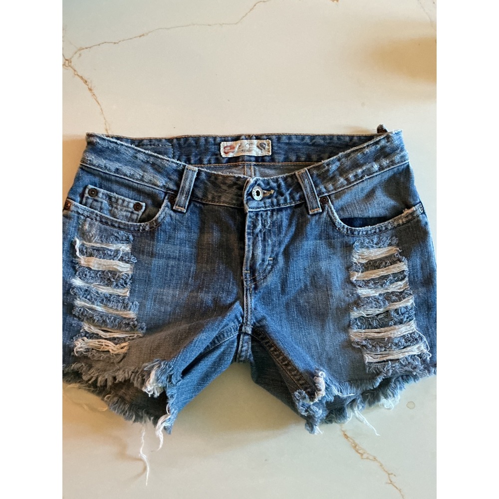 BKE Star Distressed Denim Shorts Medium Wash Frayed Hem Low Rise Size 25